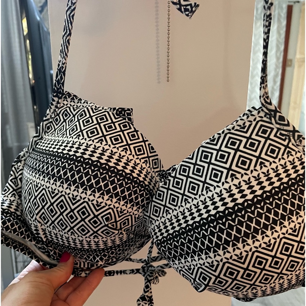 36DD Bathing Suit Top w/ a little push up
